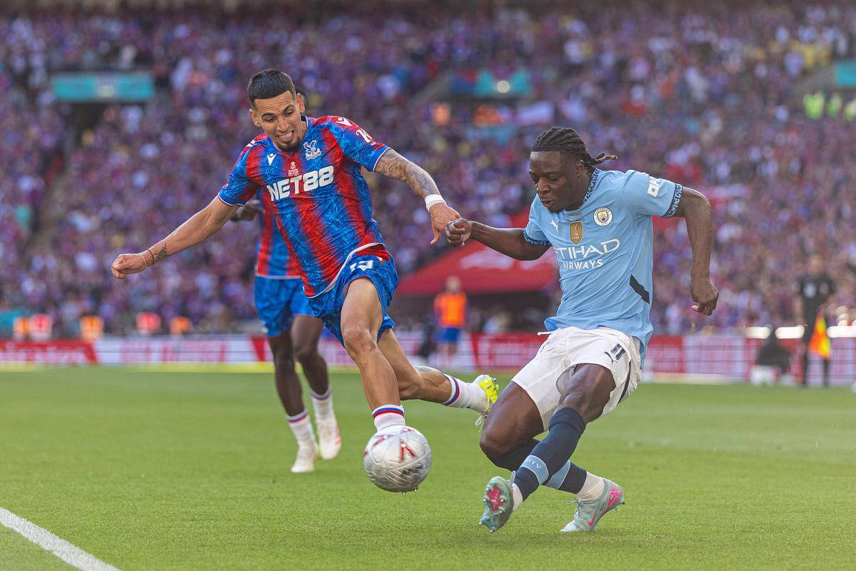 水晶宫客场逼平埃弗顿,保级形势不容乐观的简单介绍 水晶宫客场逼平埃弗顿,保级形势不容乐观的简单介绍