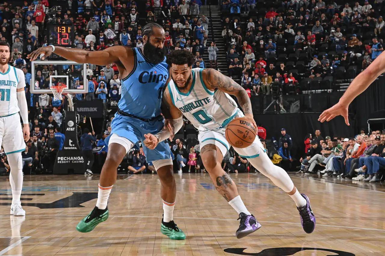 76人险胜爵士，克莱统治全场