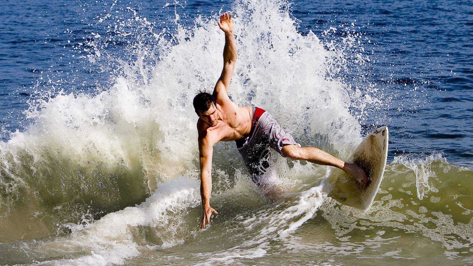 拉文式爆发!广东队季后赛上演冰与火之歌,淘汰北京队晋级