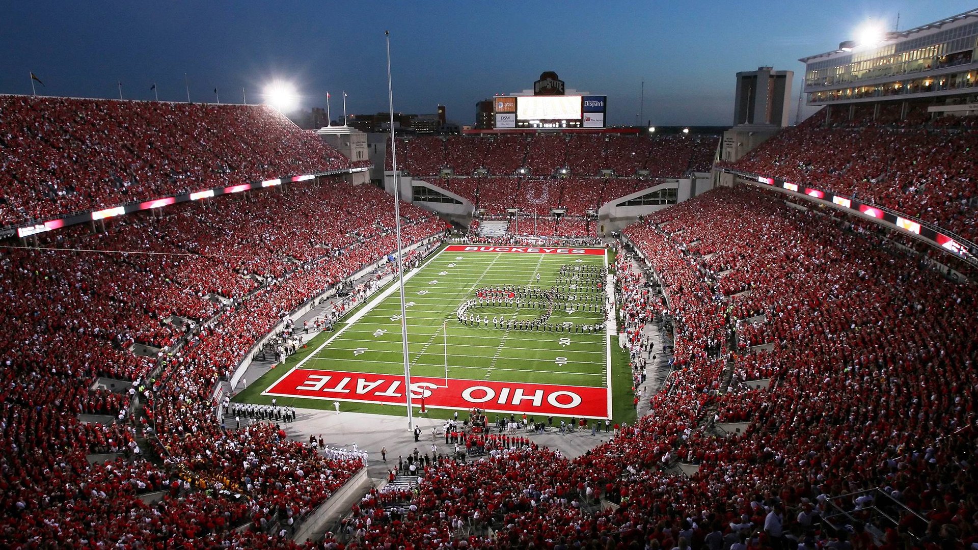 跨界称王,从马刺打穿深圳队到约基奇在F1赛道接管比赛